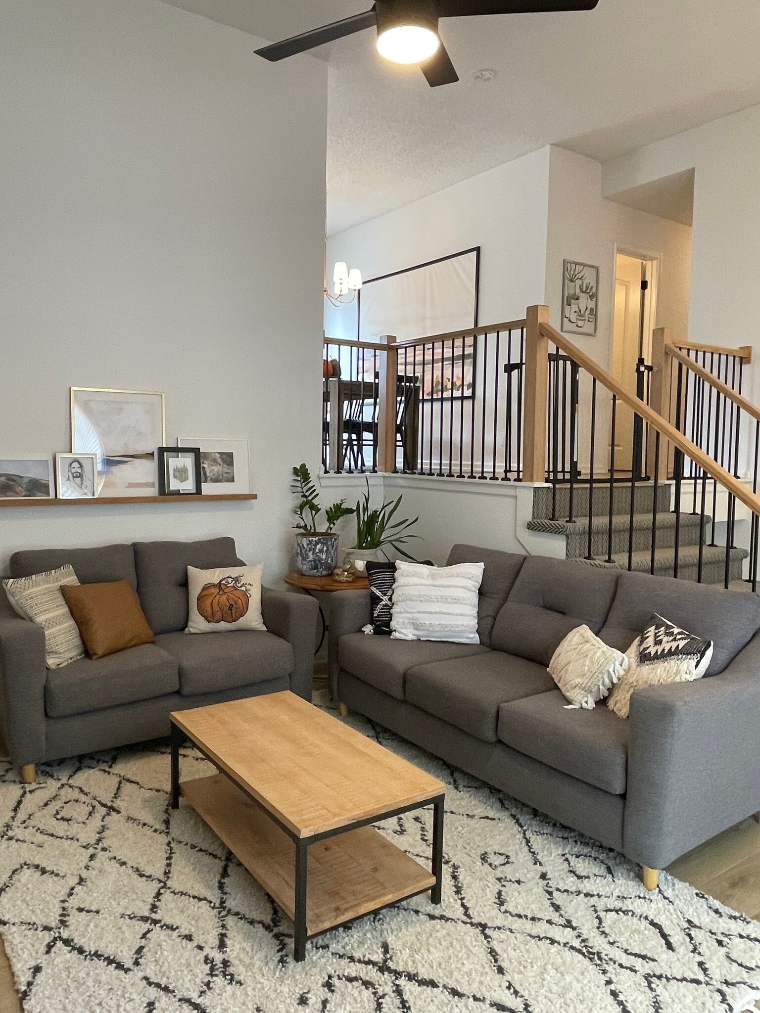 Front Great Room - 8625 NE 112th St