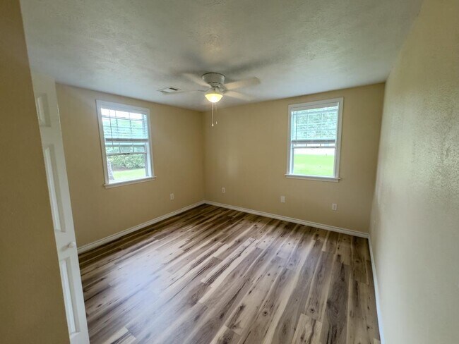 Building Photo - 476 Co Rd 118