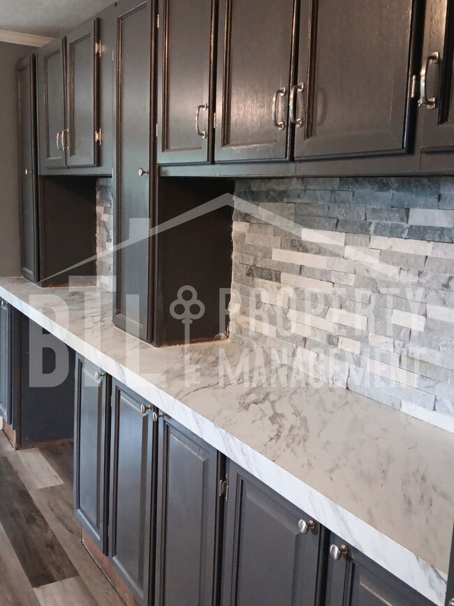 Building Photo - Peaceful 3 bedroom 2 bath home down Indian Point
