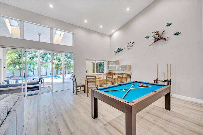 Building Photo - 1643 Seabreeze Blvd