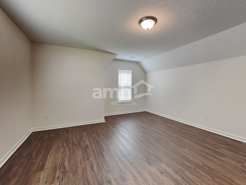 Building Photo - 135 Cabot Dr