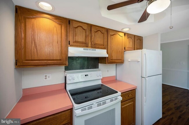 Building Photo - 5063 Tara Dr