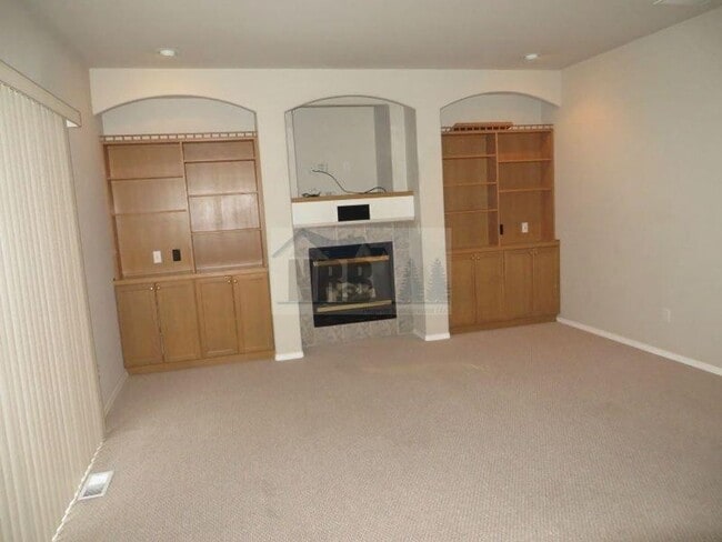 Building Photo - Enchanting, Elegant and Immaculate Home in...
