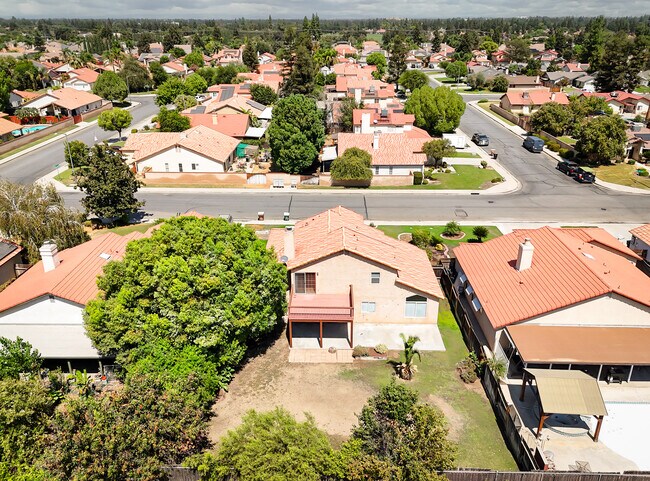 Building Photo - 10205 Single Oak Dr