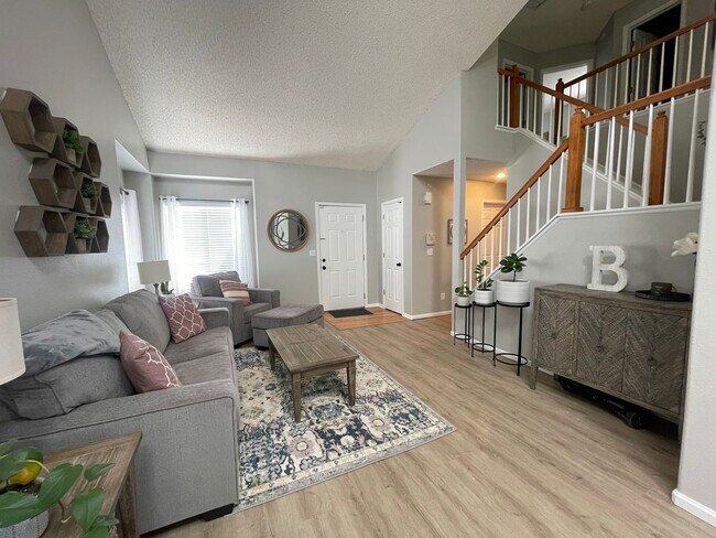 Building Photo - $0 DEPOSIT OPTION. 4 BEDROOM 3 BATHROOM HIGHLANDS RANCH HOUSE NEAR CHATFIELD STATE PARK