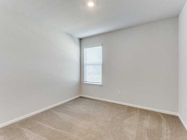 Building Photo - 233 Abingdon St