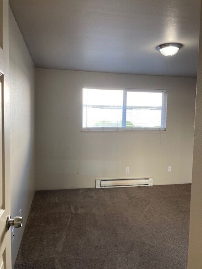Building Photo - 1407 NW Kings Blvd