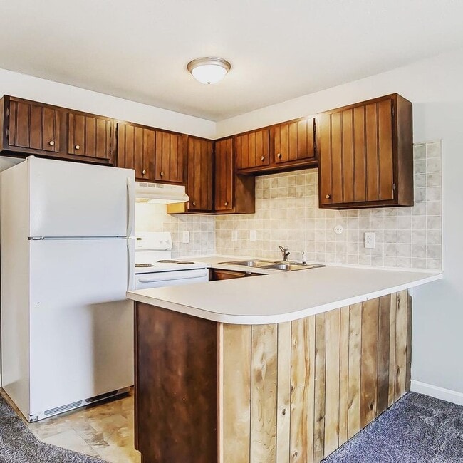Building Photo - 509 Green Valley Dr