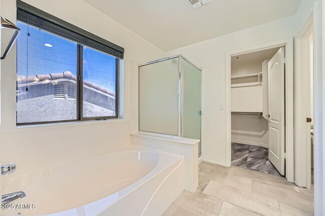 Building Photo - 10310 E Le Marche Dr