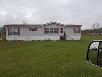 Building Photo - Newly remodeled 3bedroom 2 bath home