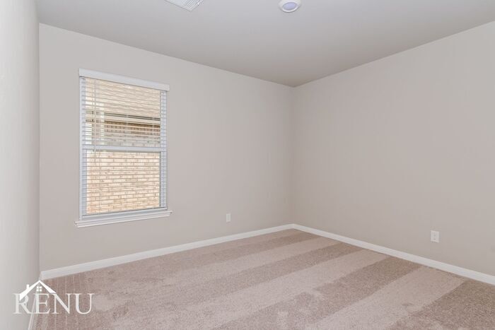 Building Photo - 1705 Maroon Dr