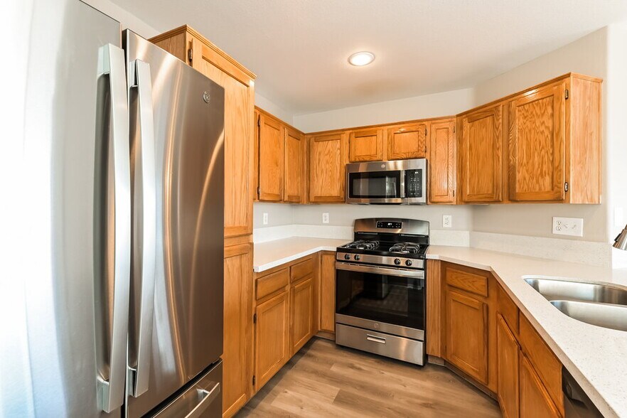 Building Photo - 3900 Hampton Grove Ct