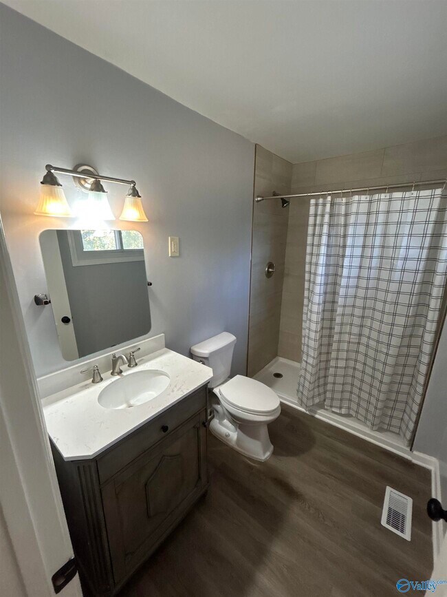 Building Photo - 6202 Valley Park Dr NW