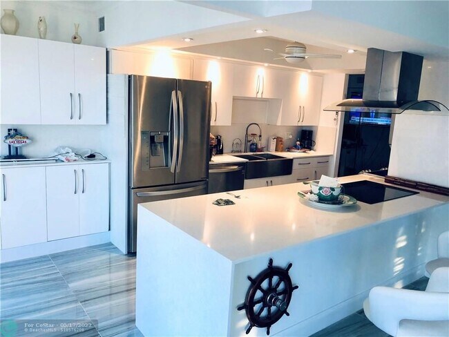 Building Photo - 3400 Galt Ocean Dr
