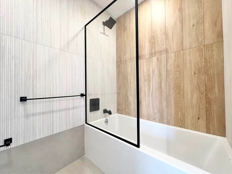 Building Photo - 37-25 32nd St