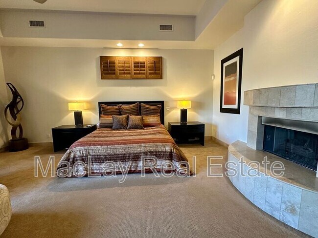 Building Photo - 5711 W Linda Ln