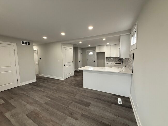 Building Photo - 16752 Artesian Ave