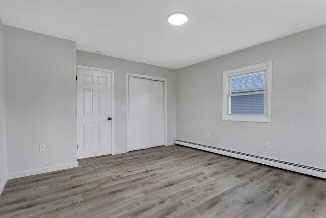 Building Photo - 105 Roosevelt St