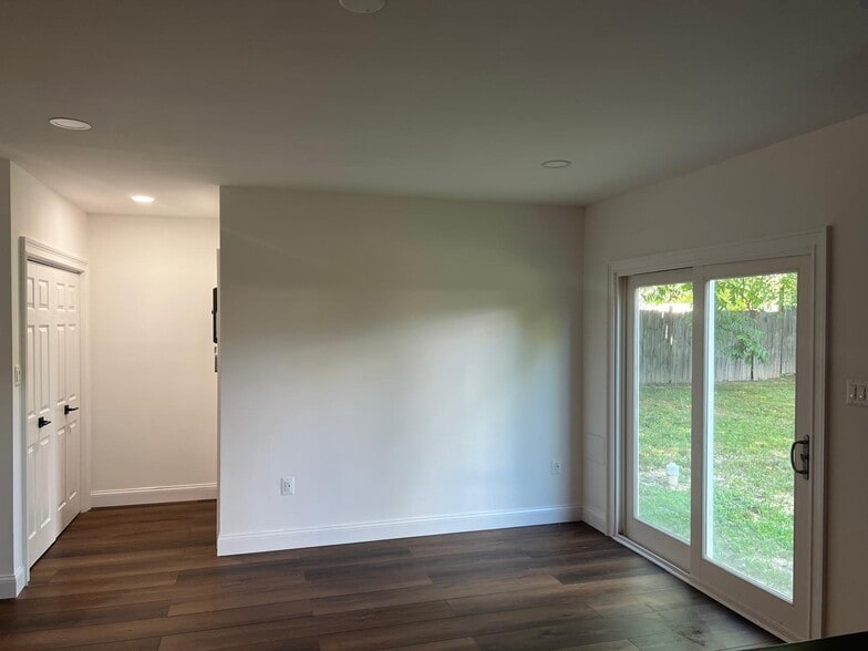 Building Photo - 6032 Clames Dr