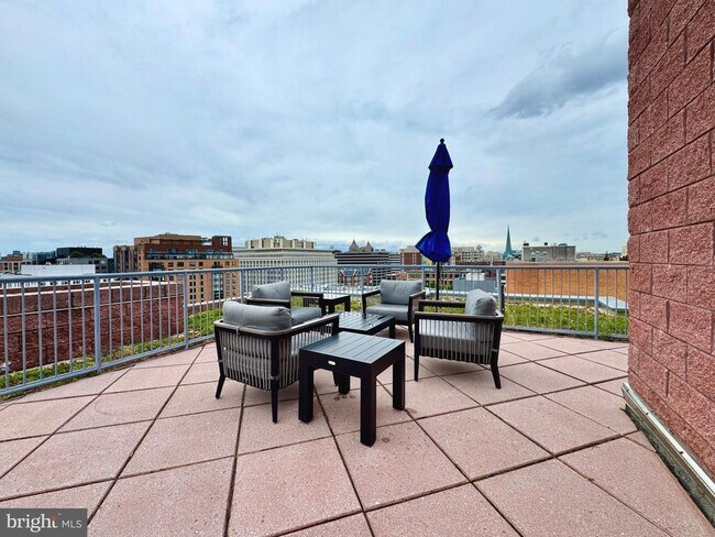 Building Photo - 1117 10th St NW