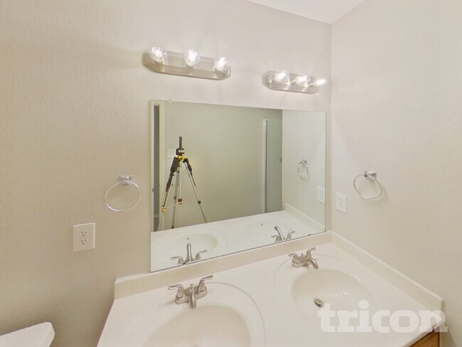 Building Photo - 1437 Lauren Dr