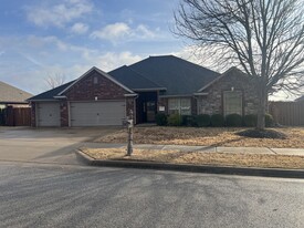 Building Photo - 6405 S 49th St