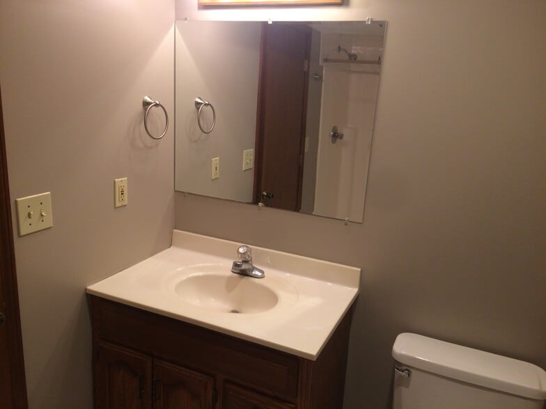 2nd Full bath - 8715 NW 83rd Street