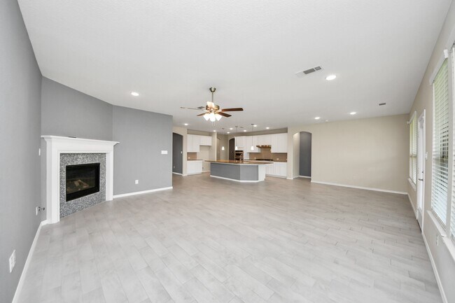 Building Photo - 28215 Shorecrest Ln