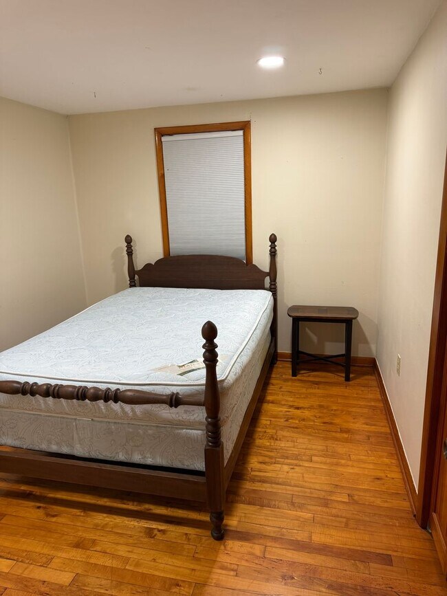 Building Photo - 558 Shippensburg Rd