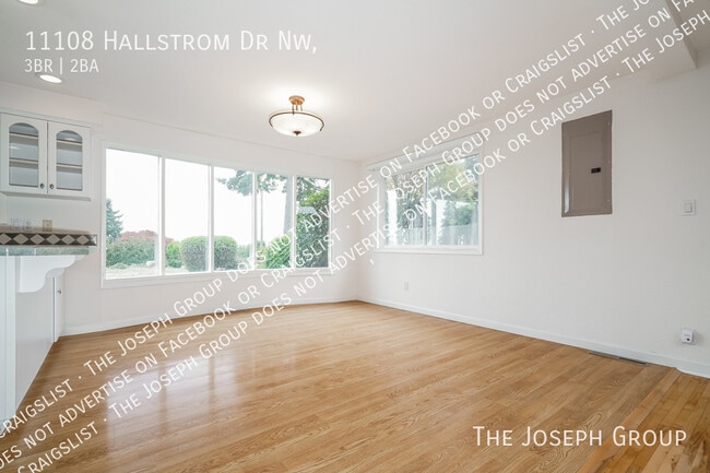 Building Photo - 11108 Hallstrom Dr