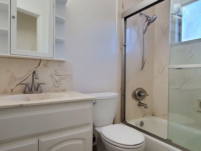 Building Photo - Deborah