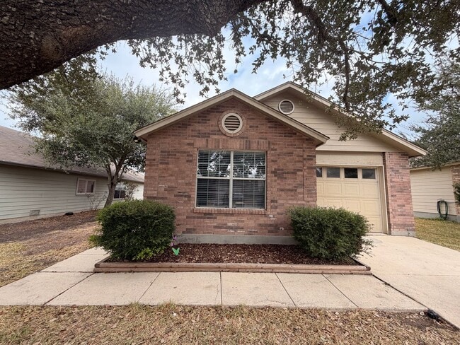 Primary Photo - CUTE ONE STORY - 3 BEDROOM / 2 BATH HOME W...