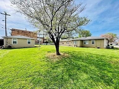 Building Photo - 1604 A E 9th St