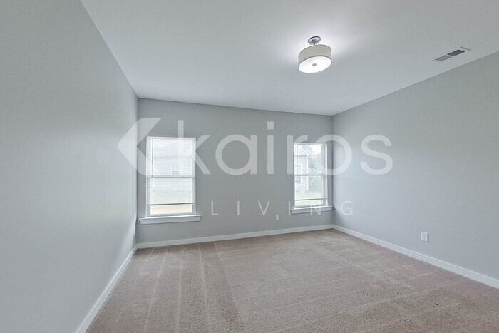 Building Photo - 134 White Oak Cir