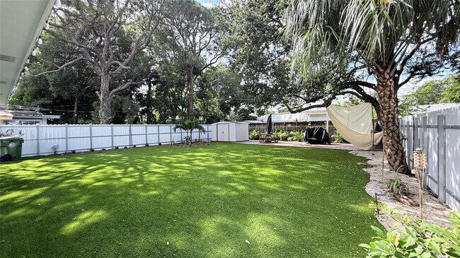 Building Photo - 433 NW 15th Way