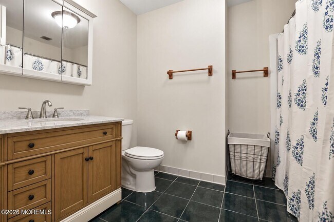 Building Photo - 110 Bowne Ct
