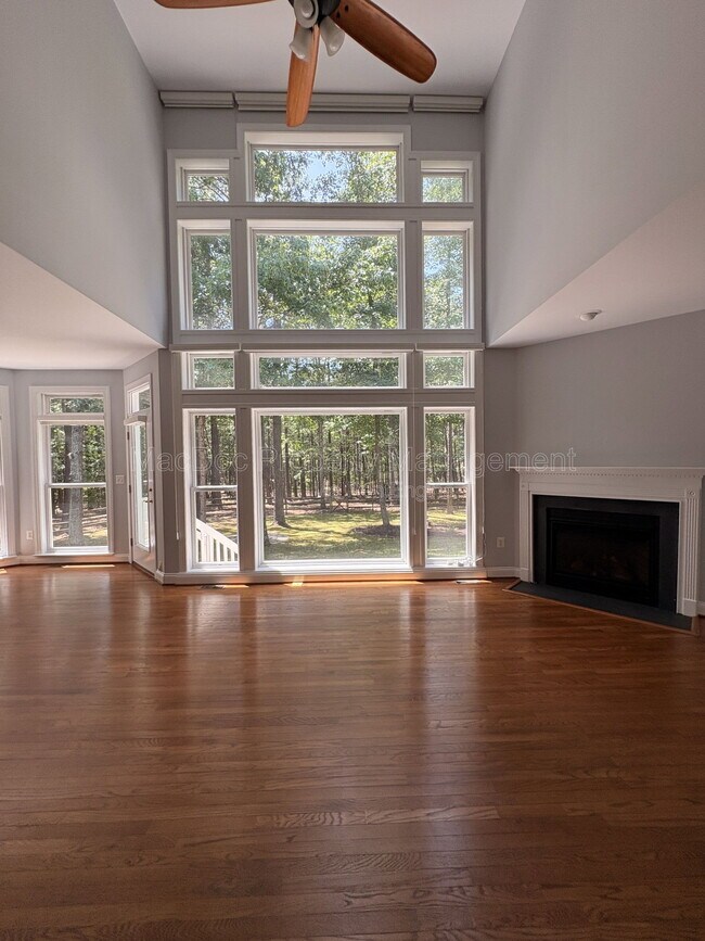 Building Photo - 10802 Cedar Creek Dr
