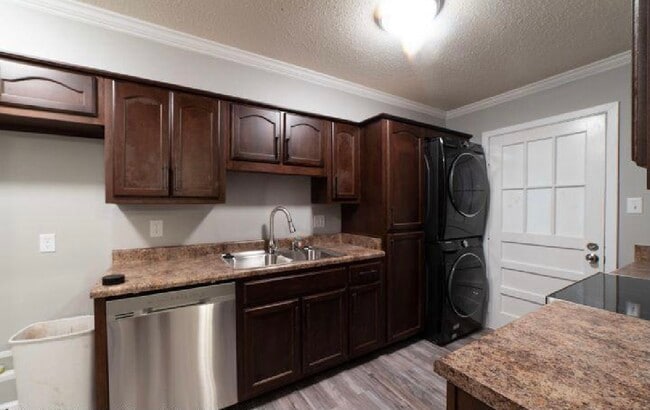 Building Photo - 1728 Forrest Dr