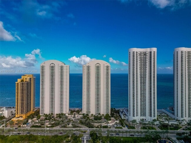 Building Photo - 16047 Collins Ave