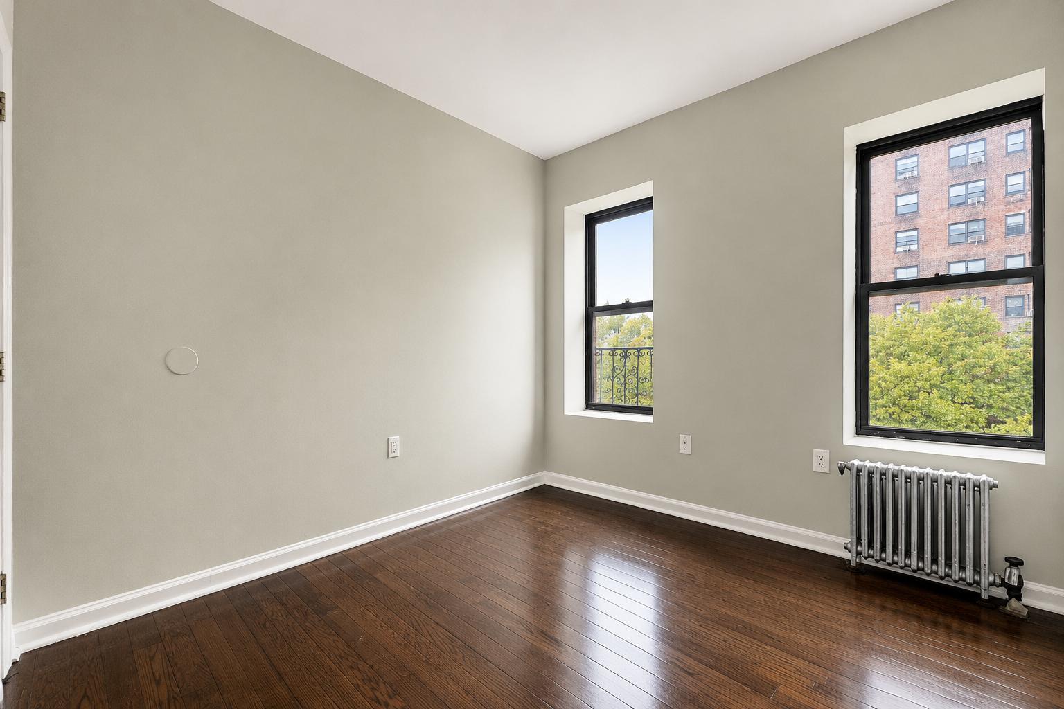 Building Photo - 2254 5th Ave