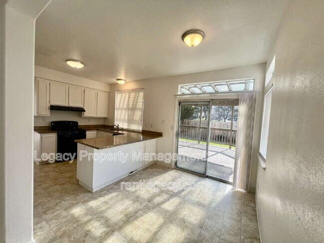 Building Photo - 2750 Parkview Terrace