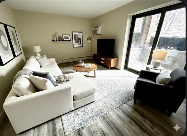 Building Photo - 96 Charles River Rd