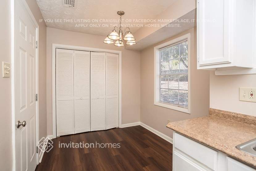 Building Photo - 1621 Wesley Way NW