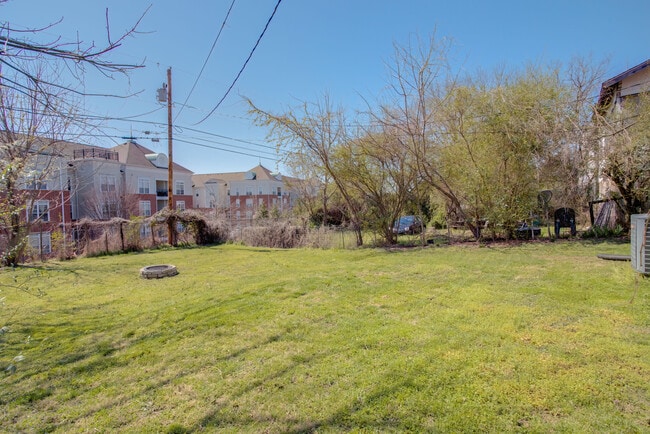 Building Photo - 315 Highland Ave