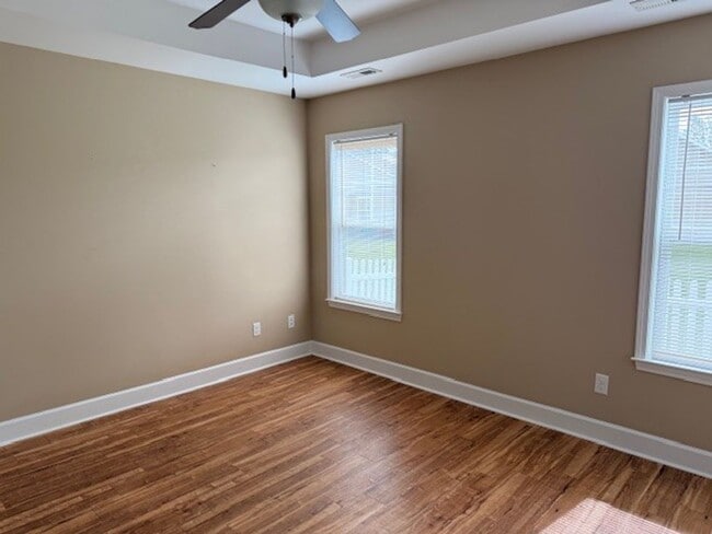 Building Photo - Home is located in Avendale-Rocky Point address but Topsail School District