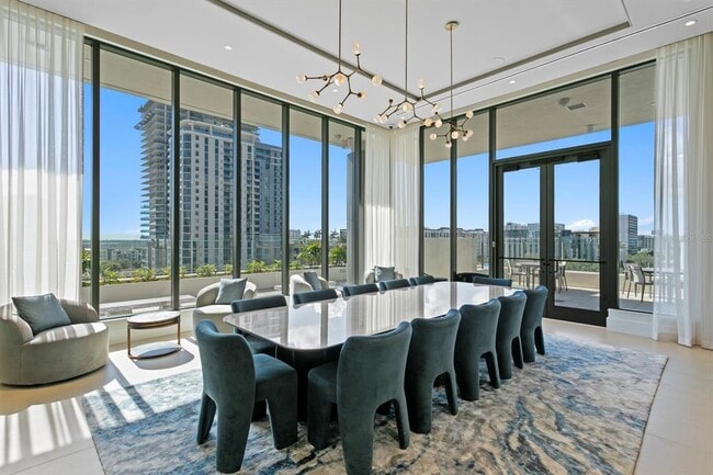 Building Photo - 275 1st Ave S