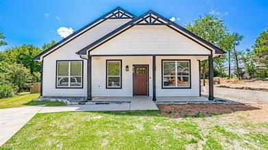 Building Photo - 819 Crow Ct