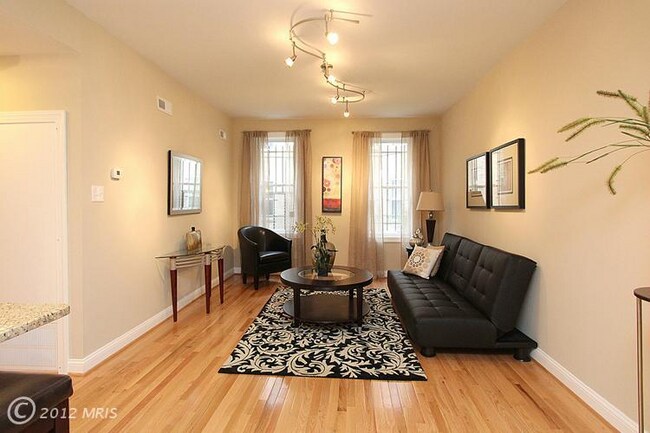 Building Photo - 1421 Columbia Rd NW