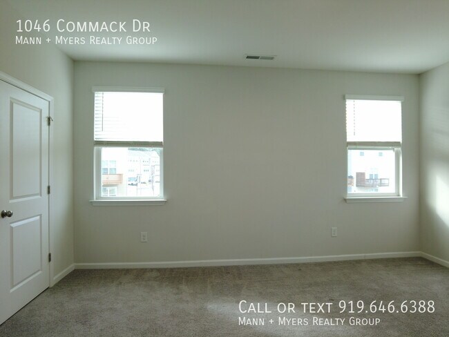 Building Photo - 1046 Commack Dr