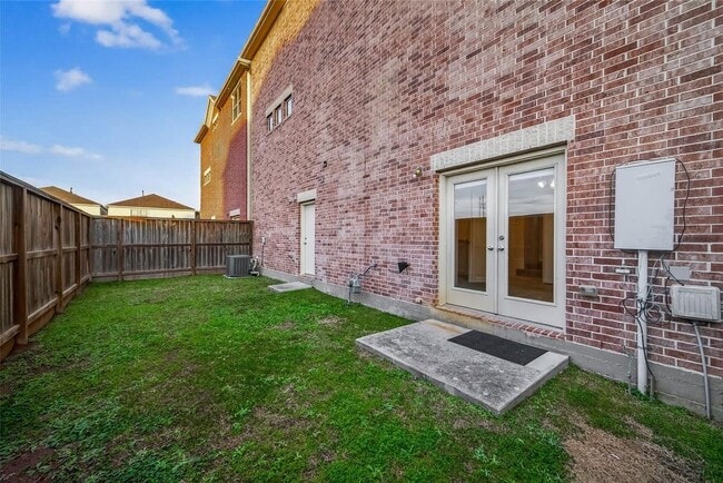 Building Photo - 11504 Main Pine Dr